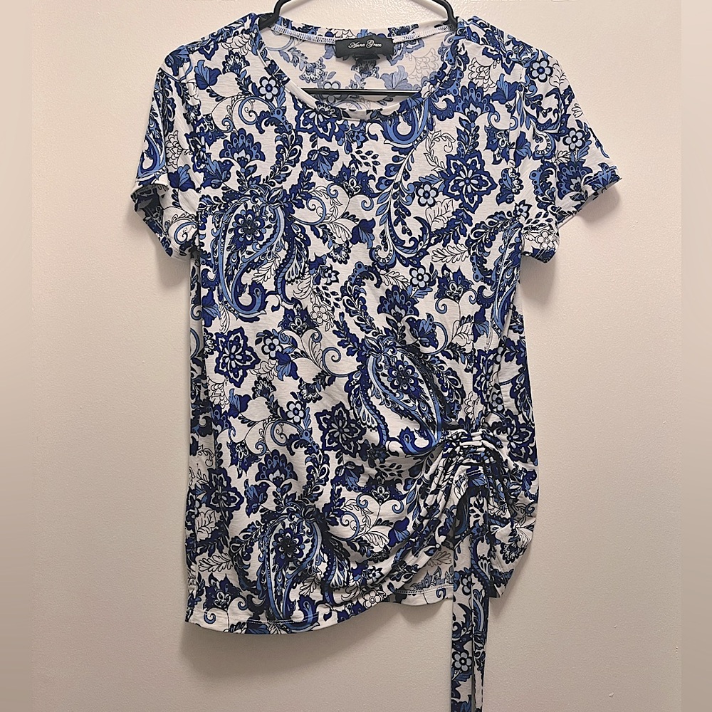 Anna Grace Blue and White Paisley Women's Top, Size S